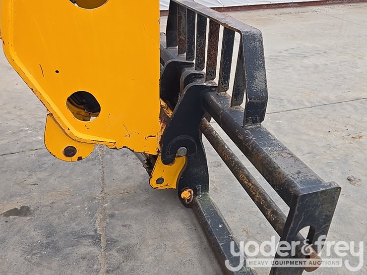 2017-jcb-510-56-image-11