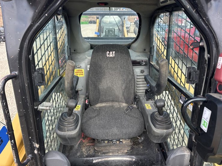 2016-caterpillar-262d-image-30