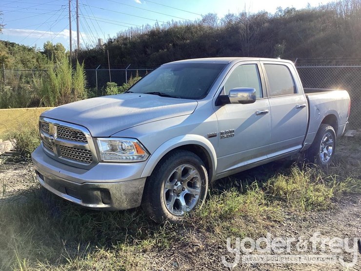 2017-ram-1500-slt-image-1