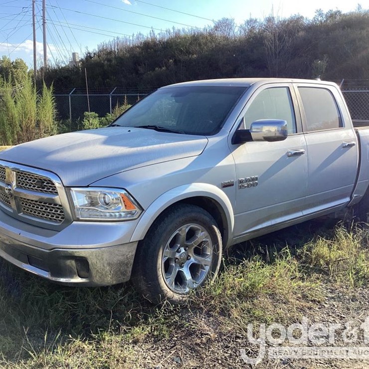 2017 RAM 1500 SLT