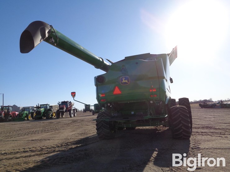 2023-john-deere-s790-image-6