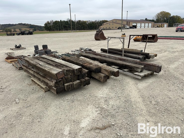 fencing-materials-assortment-image-7