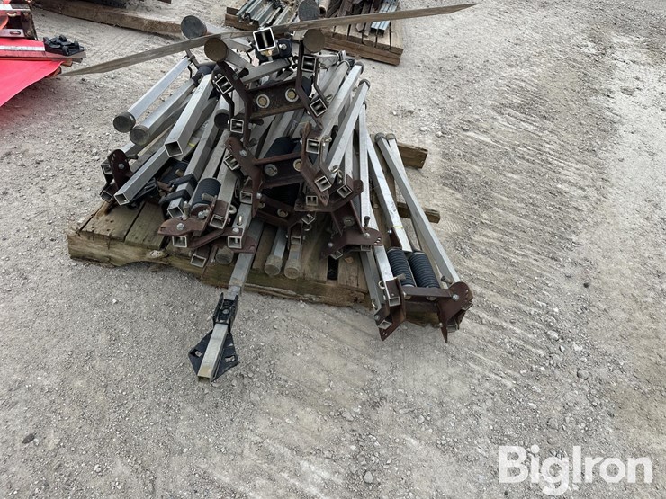 road/construction-barricades,-signage-&-stands-image-15