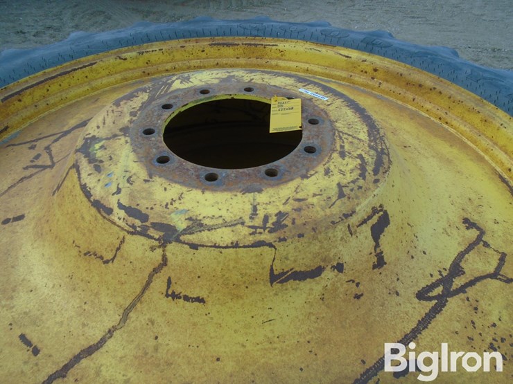 john-deere-380-image-11