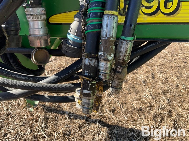 2010-john-deere-1790-image-16