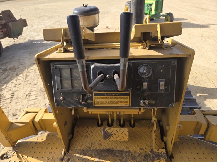 1996-caterpillar-d3c-image-21