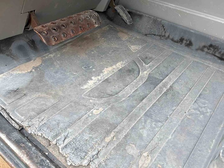 2019-caterpillar-tl1055d-image-13