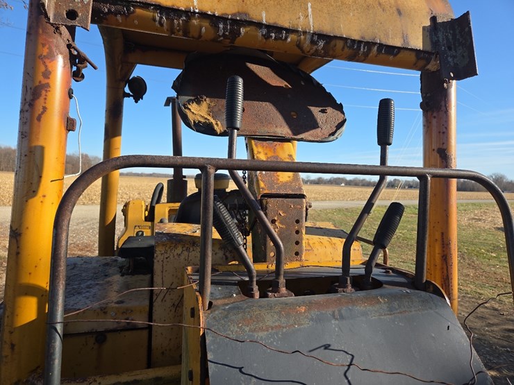 jd-455e-track-loader-w/-backhoe-image-29