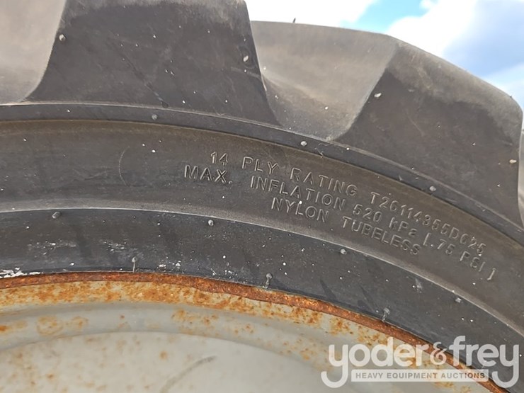 2015-jlg-600aj-image-35