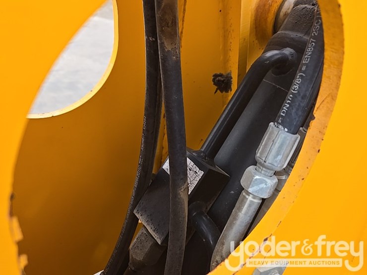 2017-jcb-510-56-image-43