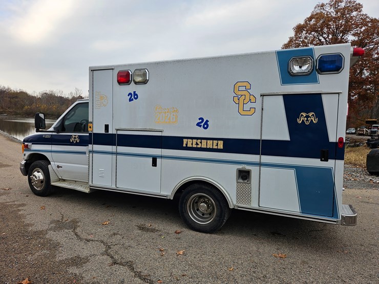#22778-•-2003-ford-econoline-van-ambulance-image-8