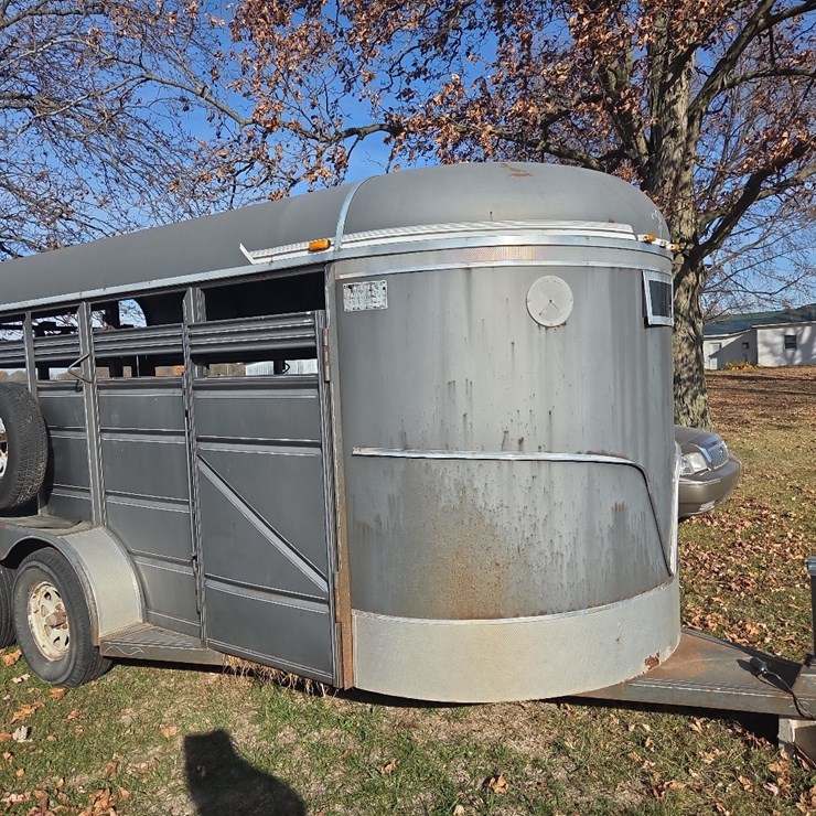 16' Ponderosa livestock trailer