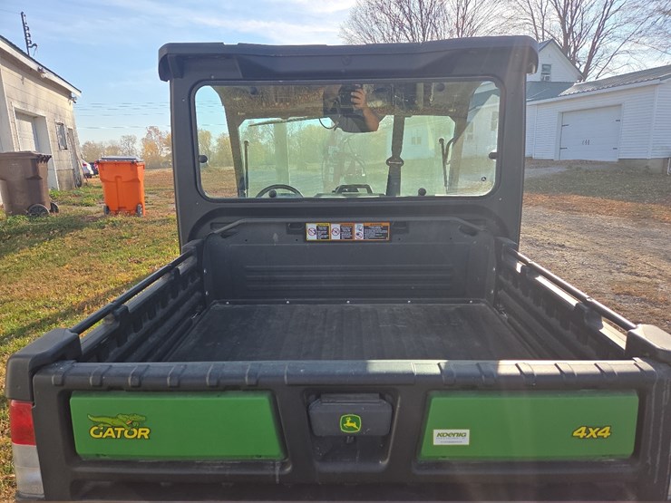 jd-xuv-835m-utv-image-11