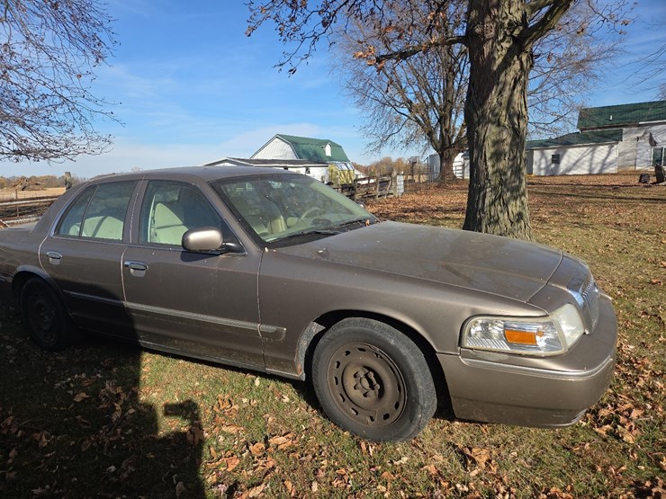 2006-mercury-grand-marquis-gs-car-image-1