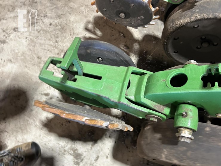 2014-john-deere-db60-image-45