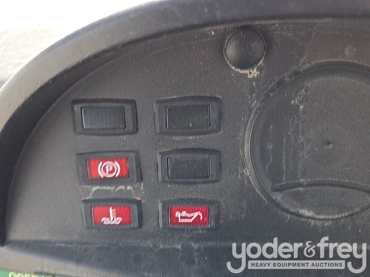 2019-club-car-carryall-1700-image-64