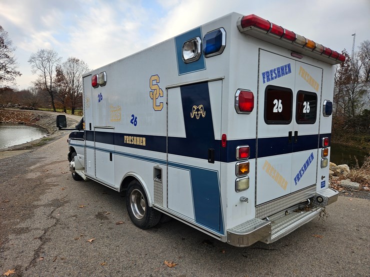 #22778-•-2003-ford-econoline-van-ambulance-image-10