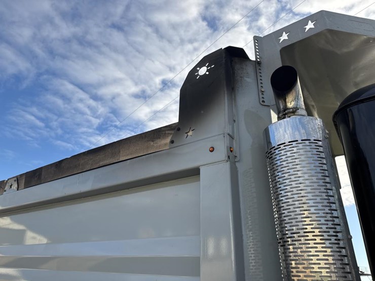 #1463-•-2007-mack-quad-axle-dump-truck-image-22