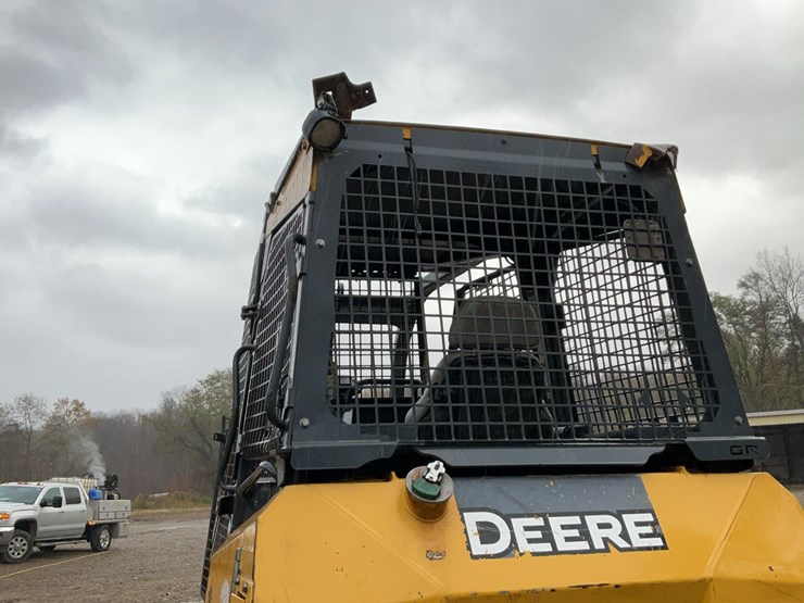 2016-deere-550k-lgp-image-40