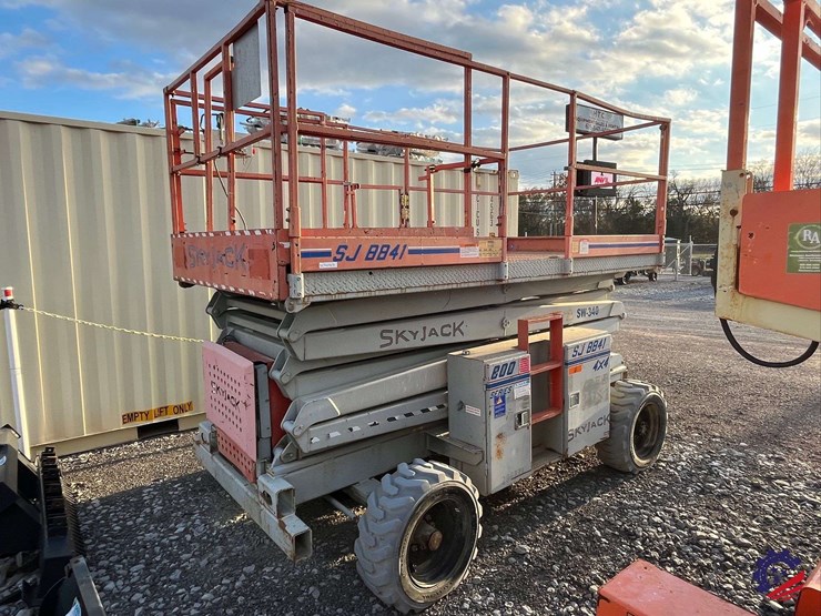 1999-skyjack-sj8841-/-41’-scissor-lift-image-5