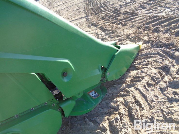 2021-john-deere-c18r-image-18