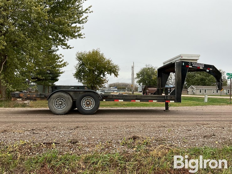 titan-trailer-image-4