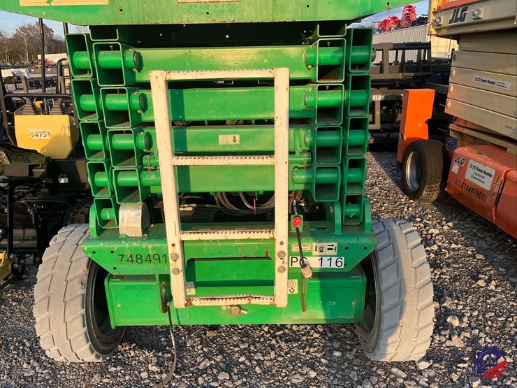 2015-jlg-4069le-image-15