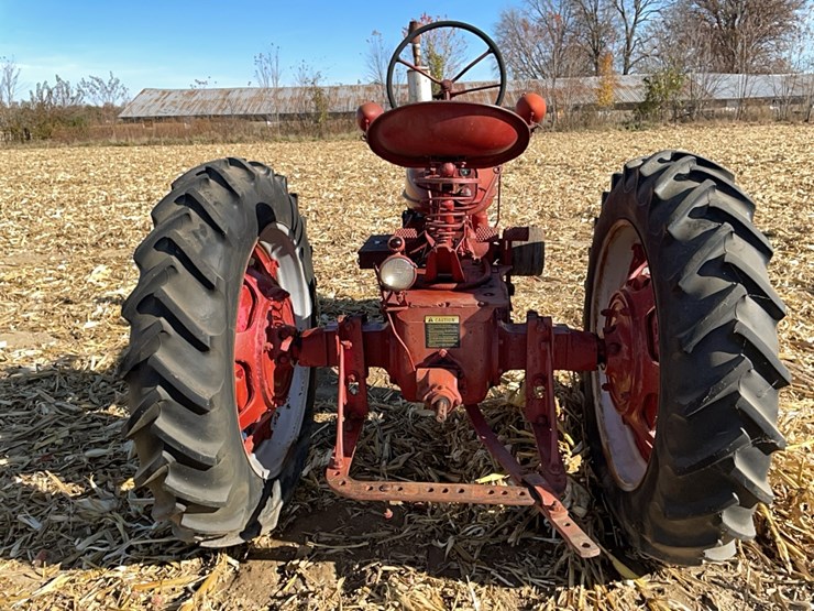ih-farmall-h-tractor-image-15