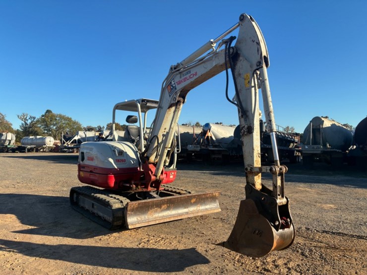 2021-takeuchi-tb260-image-2