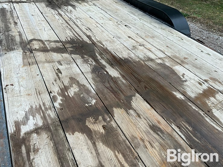 titan-trailer-image-16