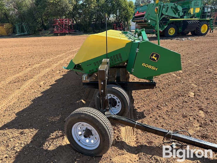 2018-john-deere-608sh-image-2