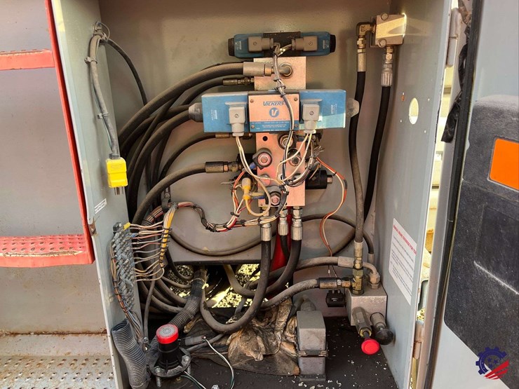 1999-skyjack-sj8841-/-41’-scissor-lift-image-34