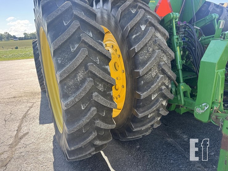 2013-john-deere-8235r-image-8