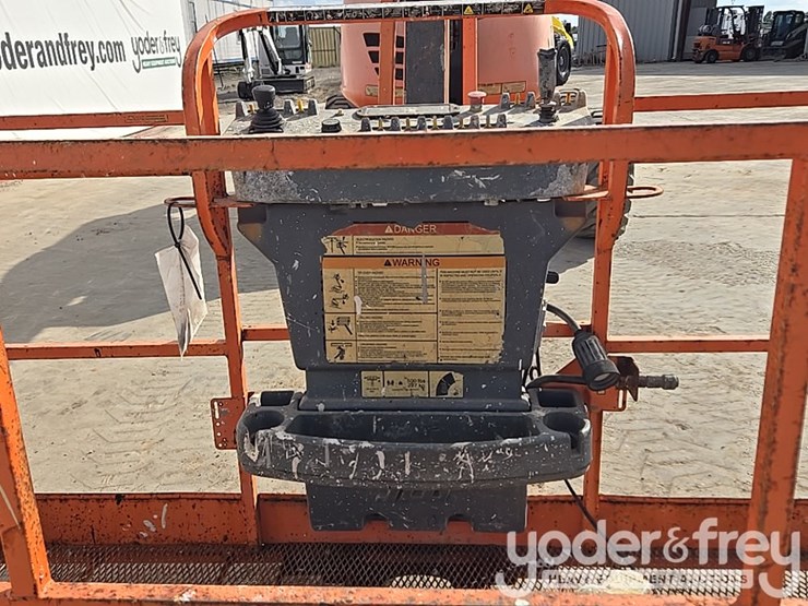 2015-jlg-600aj-image-12