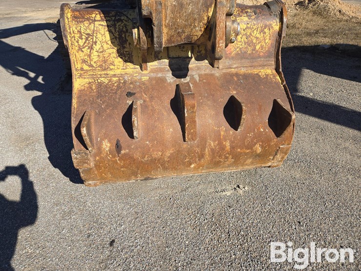 2005-caterpillar-330c-image-15