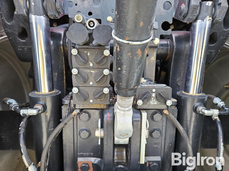 2015-case-ih-magnum-250-image-12