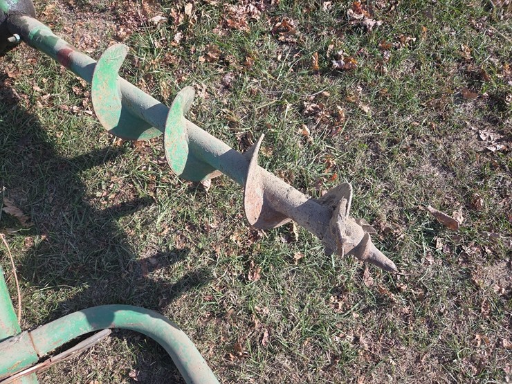 8"-3pt-pole-hole-auger-image-3