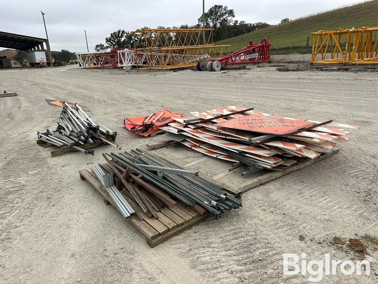 road/construction-barricades,-signage-&-stands-image-5