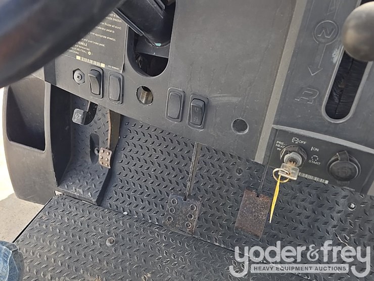 2020-club-car-carryall-1700-image-76