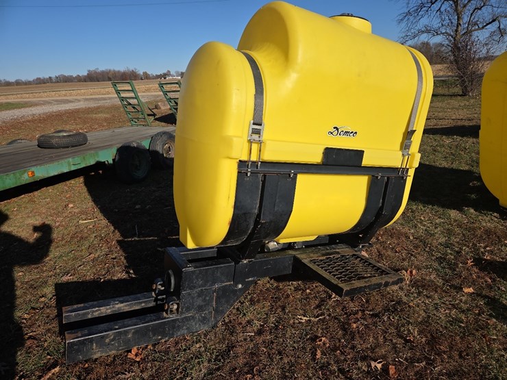 demco-saddle-tanks-w/-mounting-brackets-image-2