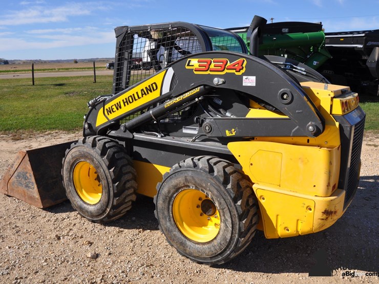 2020-new-holland-l334-image-7