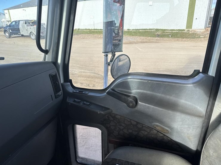 #1463-•-2007-mack-quad-axle-dump-truck-image-50