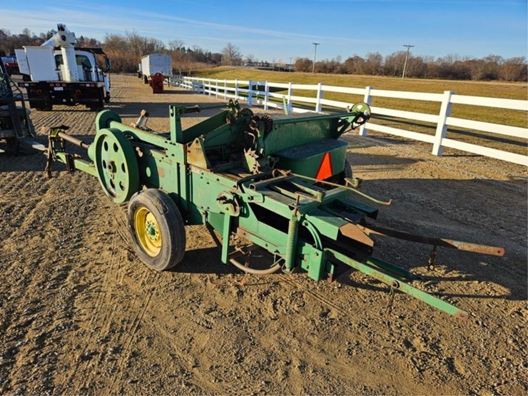 john-deere-14t-image-3