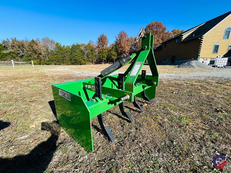 2016-john-deere-1025r-image-108