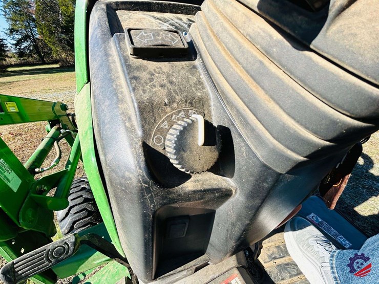 2016-john-deere-1025r-image-78