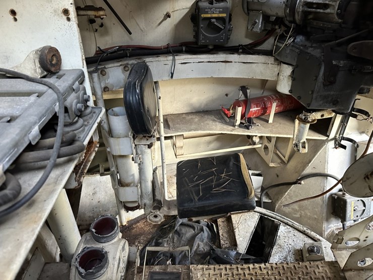 2118-ford-300-image-30