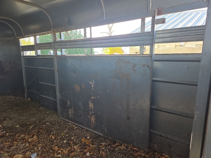 16'-ponderosa-livestock-trailer-image-11