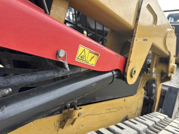 caterpillar-239d-image-21