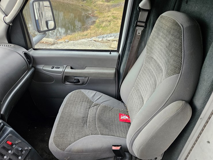 #22778-•-2003-ford-econoline-van-ambulance-image-37