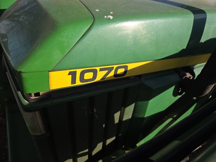 1996-john-deere-1070-image-2